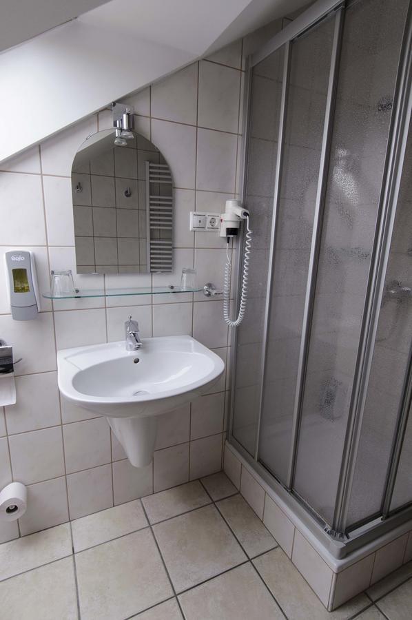 Publo Etterem Es Panzio Bed & Breakfast Csakvar Екстериор снимка