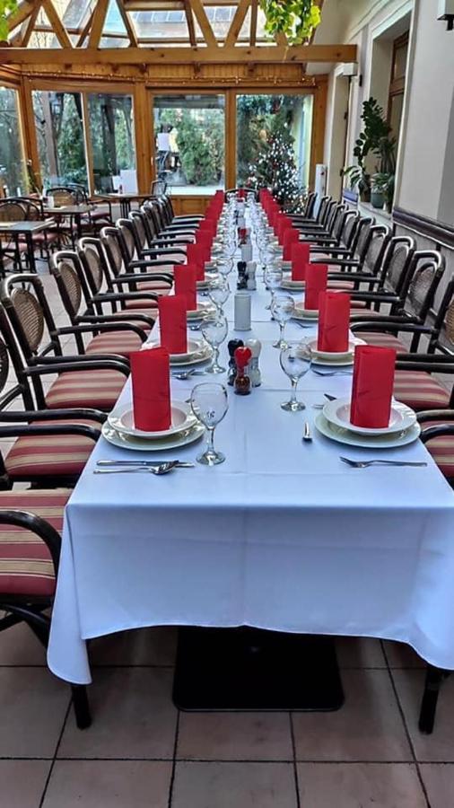 Publo Etterem Es Panzio Bed & Breakfast Csakvar Екстериор снимка
